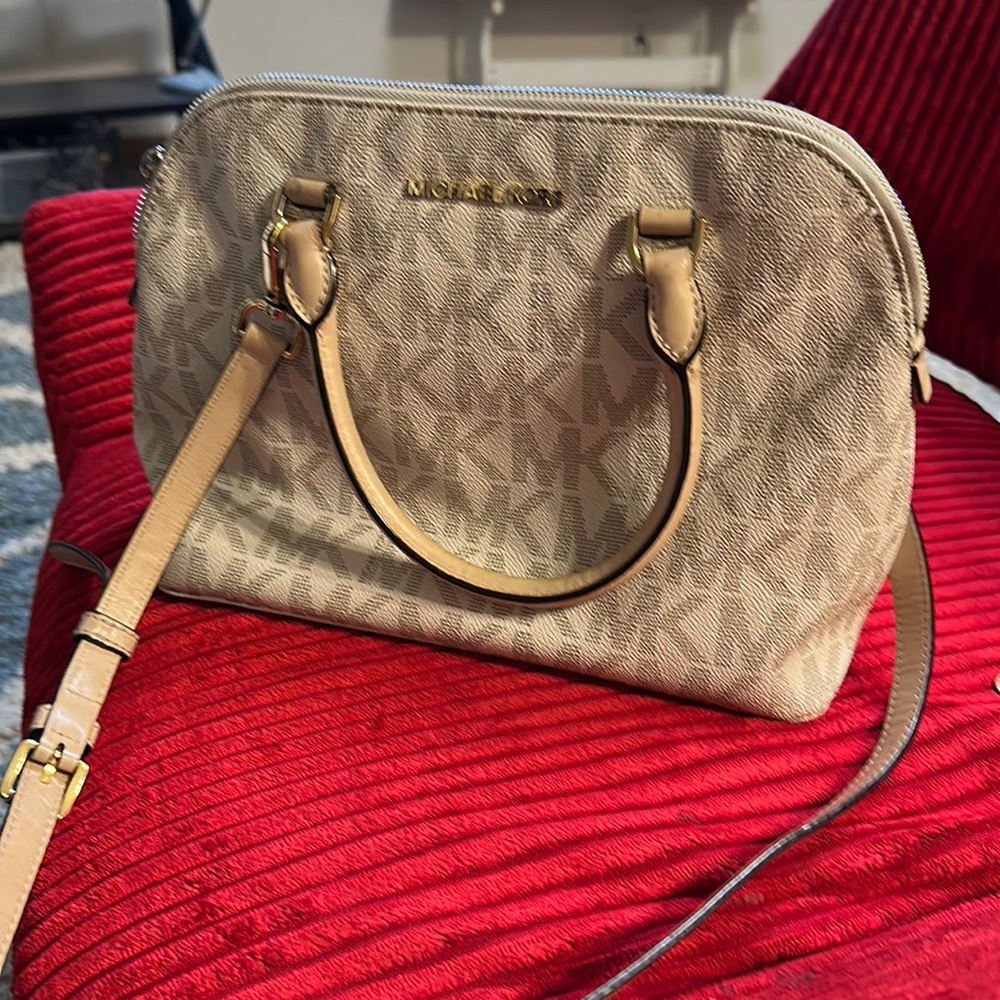 Small Michael Kors cross body bag